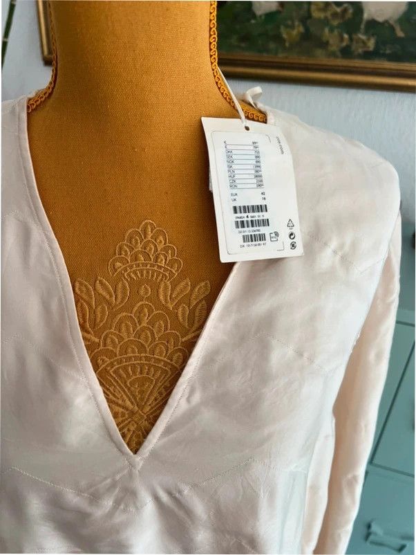 Immagine di Adorable blusa COS satinada con textura 🤩 (89€ NEW) 2