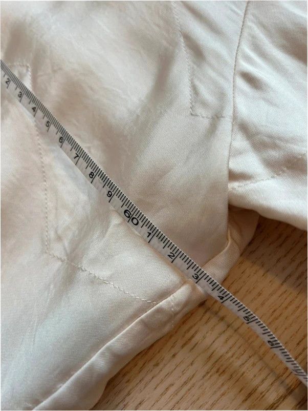 Immagine di Adorable blusa COS satinada con textura 🤩 (89€ NEW) 7