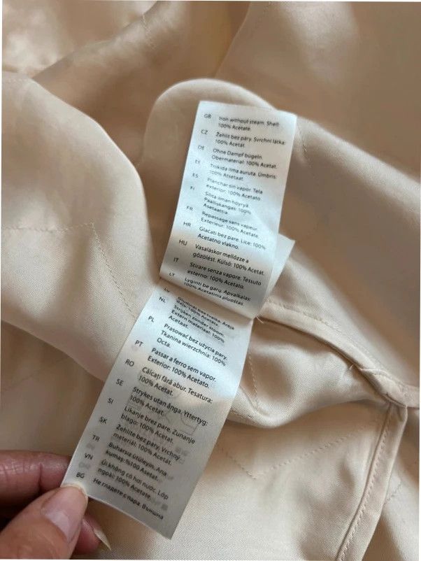 Immagine di Adorable blusa COS satinada con textura 🤩 (89€ NEW) 10