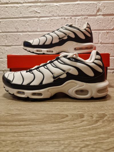 Nike Air Max Plus Ess (panda) #box 7/1