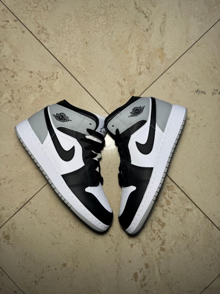 Black And White High-Top Sneaker JORDAN 1  EU 39 UK6 7