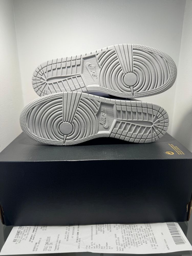 Black And White High-Top Sneaker JORDAN 1  EU 39 UK6 4