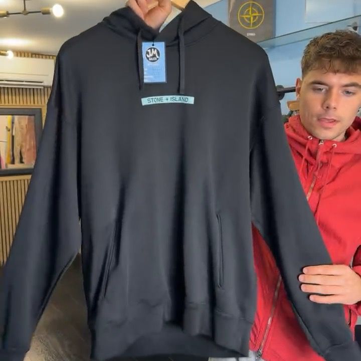 Immagine di XL STONE ISLAND BLACK HOODIE 1
