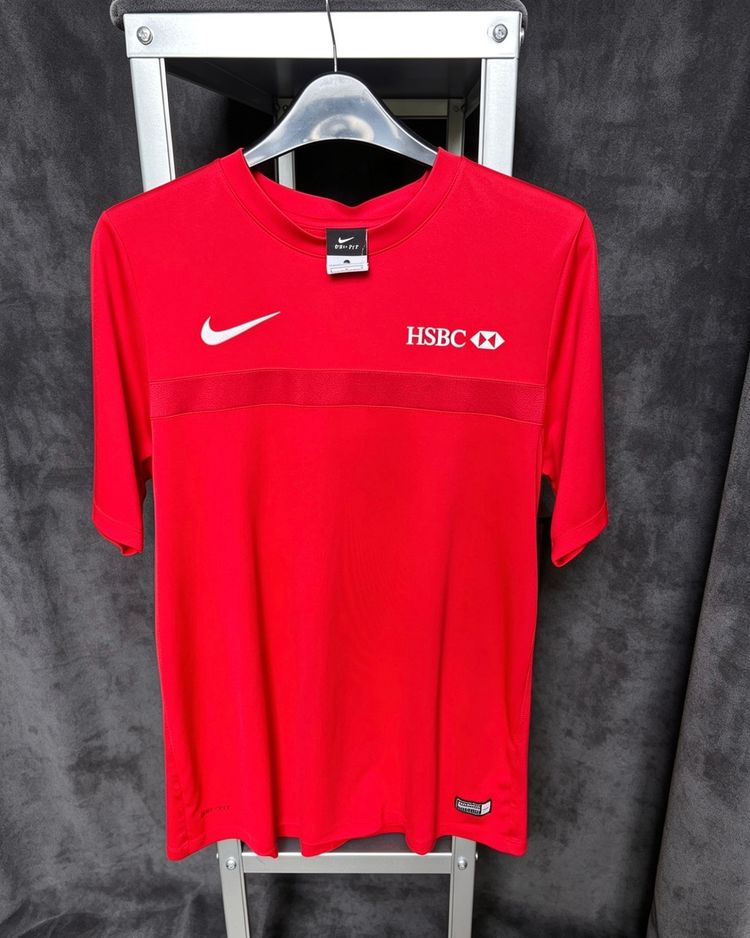 Nike Red Sports T-Shirt With Hsbc Logo 20 ptp 