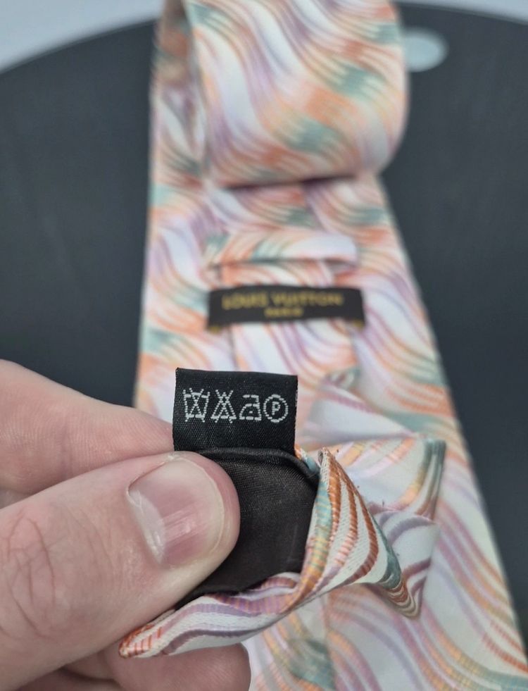 Louis Vuitton Silk Tie One Size Beige Wave Pattern Woven Luxury Necktie image 2