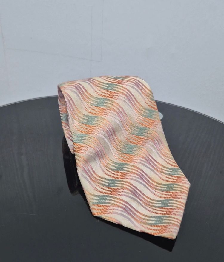 Louis Vuitton Silk Tie One Size Beige Wave Pattern Woven Luxury Necktie