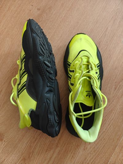 Adidas 44 Men's Yellow Ozweego 'Solar'
