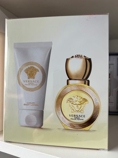 Versace Pour Femme Luxury Body Lotion And Perfume Set