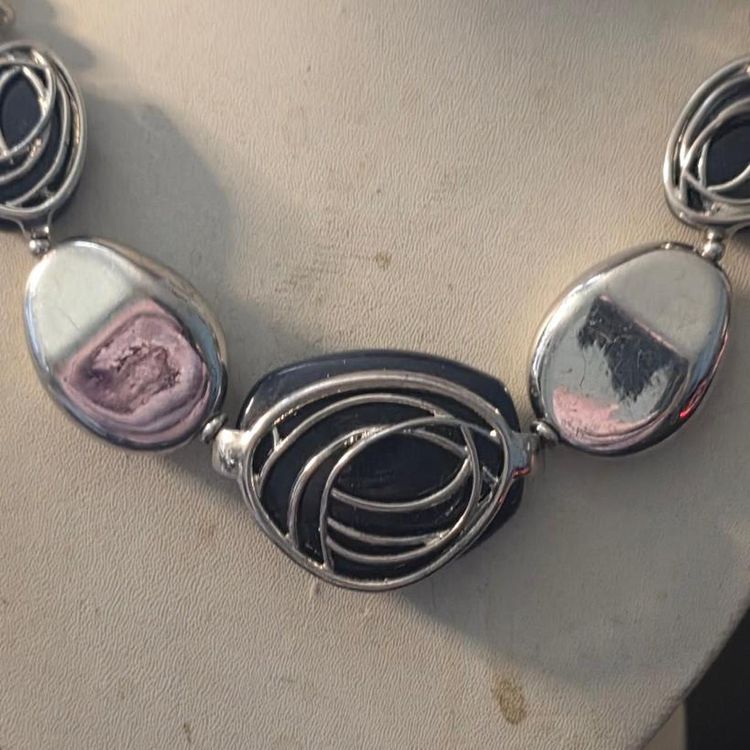 Silver-Tone Statement Necklace With Abstract Design image 7