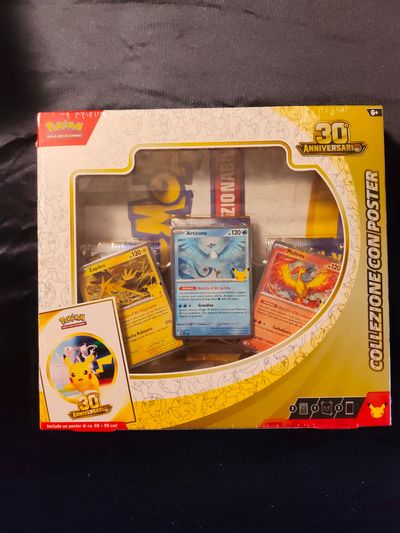 Pokémon 30Th Anniversary Collector Set With Cards And Poster