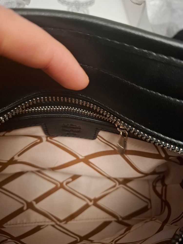 Mcm Black Leather Tote Bag With Logo Print 5