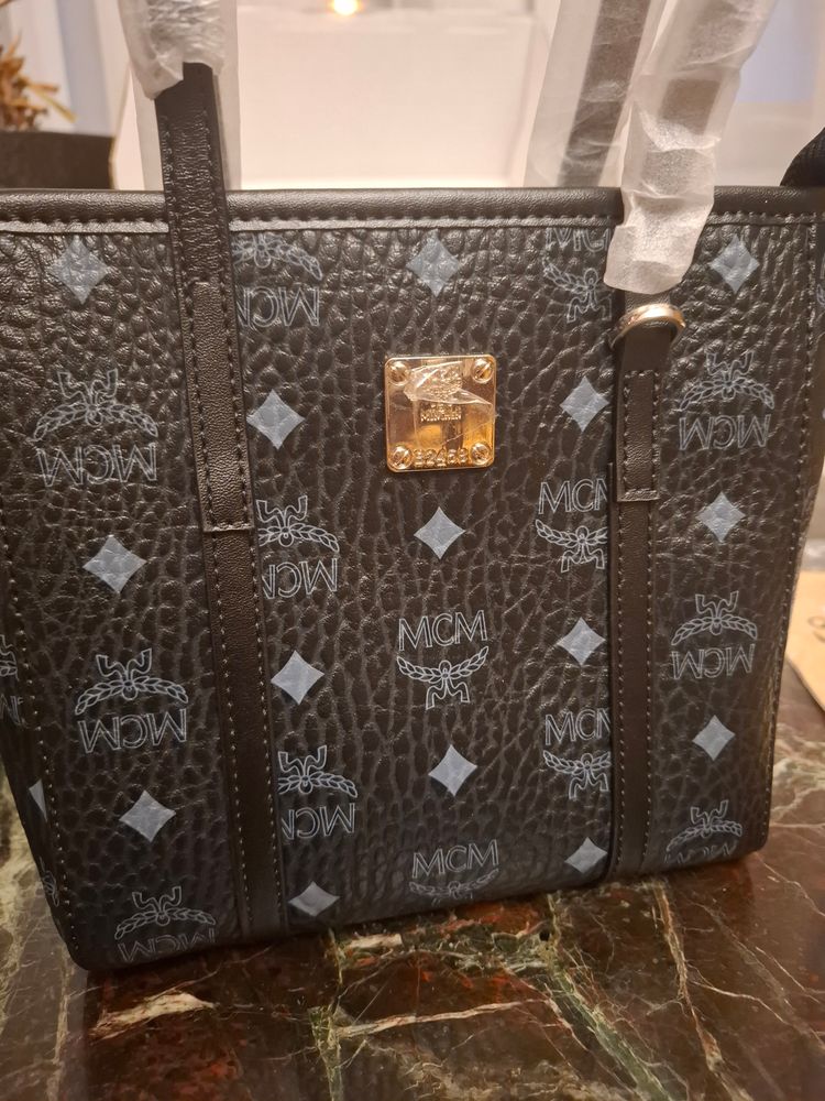 Mcm Black Leather Tote Bag With Logo Print 2
