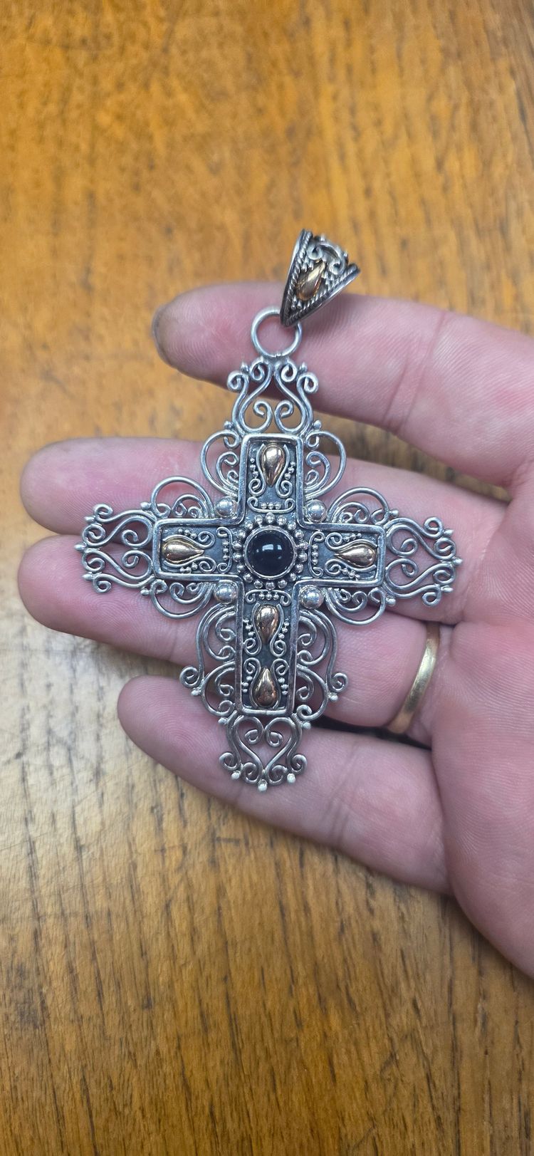 Suarti Ornate Cross Pendant 925 sterling silver inlay 18ct gold center ston Witby jet  image 3
