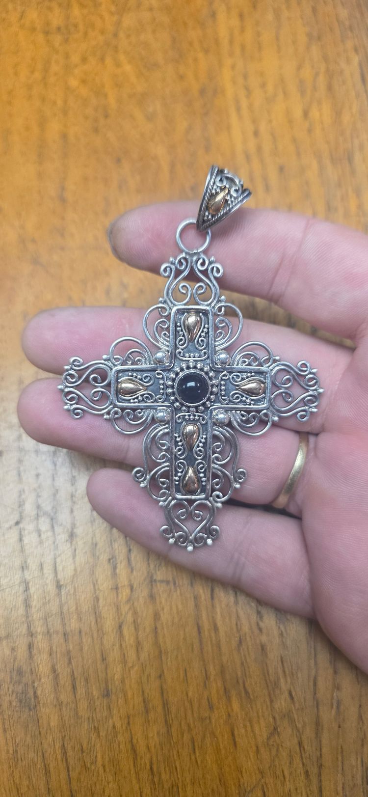 Suarti Ornate Cross Pendant 925 sterling silver inlay 18ct gold center ston Witby jet  image 4