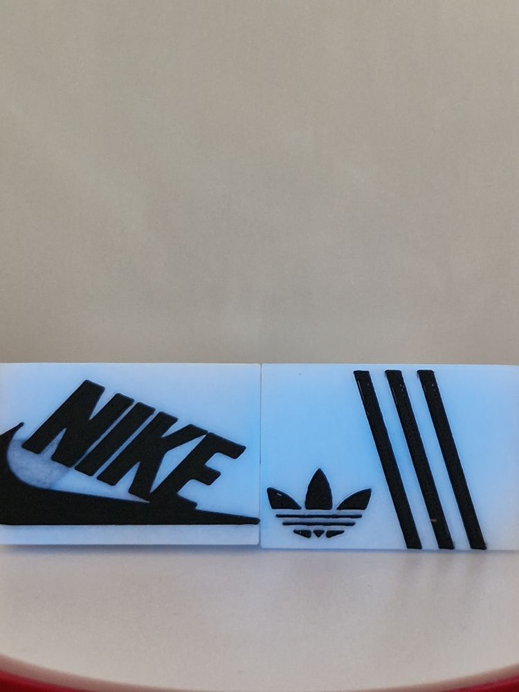 Immagine di Mini 3d printed shoe box keychain 3