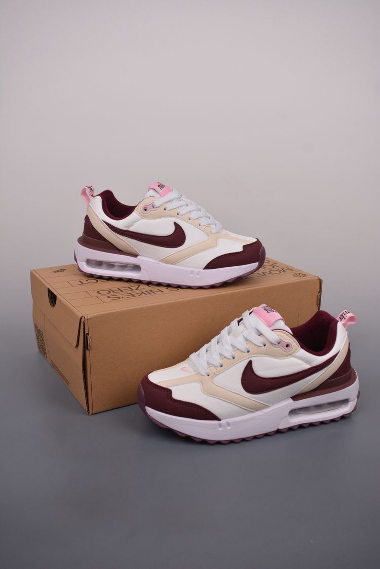 Nike Nike Sneakers product image