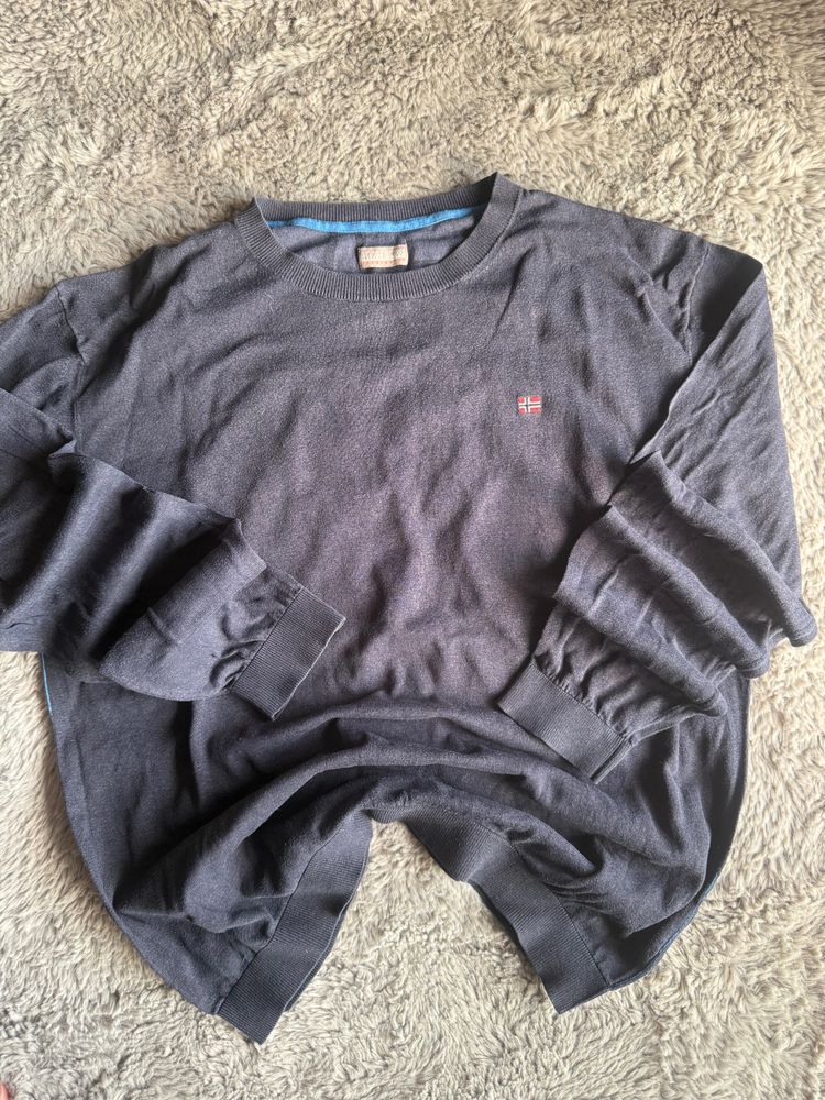 Grey Sweatshirt