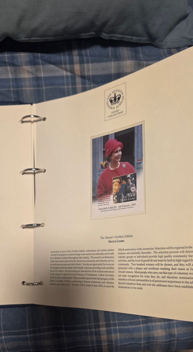 The Queen'S Golden Jubilee 2002 Commemorative Book image 4