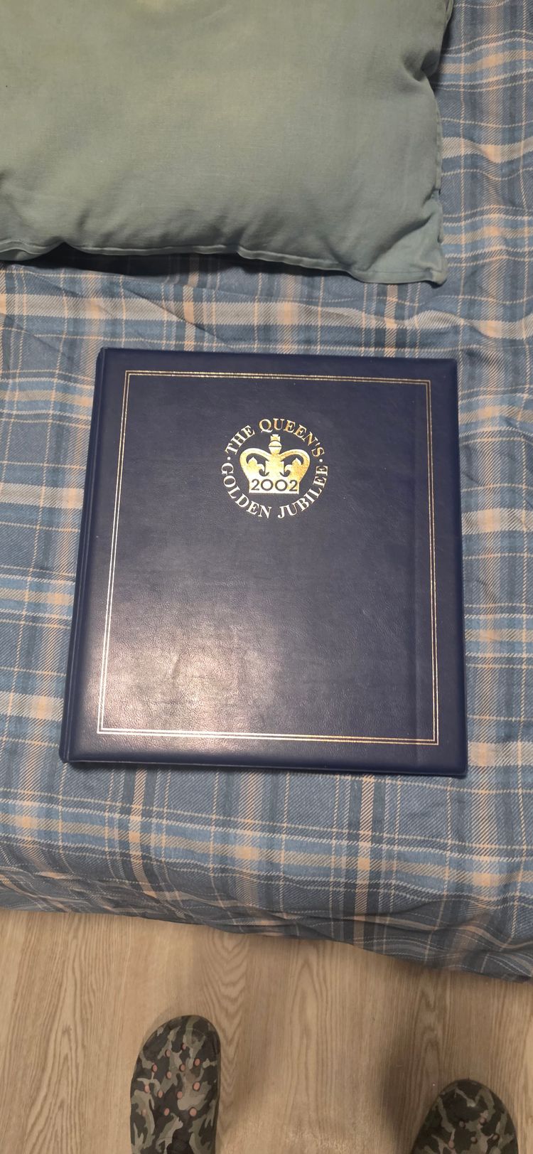 The Queen'S Golden Jubilee 2002 Commemorative Book image 1