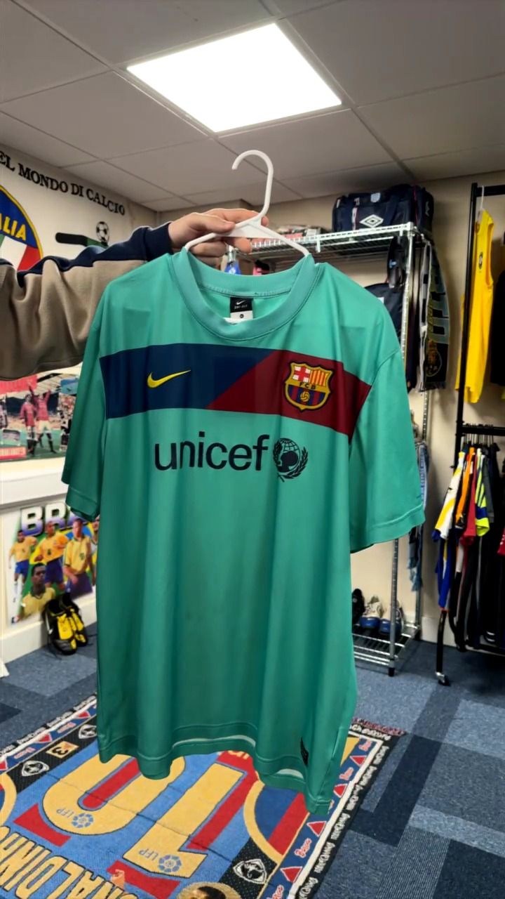 FC Barcelona FC Barcelona 2010 Away Shirt (XL) product image