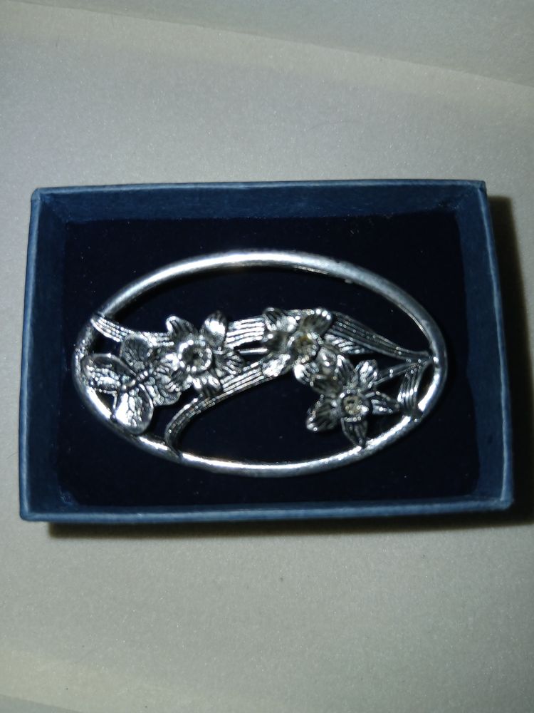 Vintage 2002 Silver Scenes Daffodil & Butterfly Silver-Plated Brooch (In Original Box) image 6