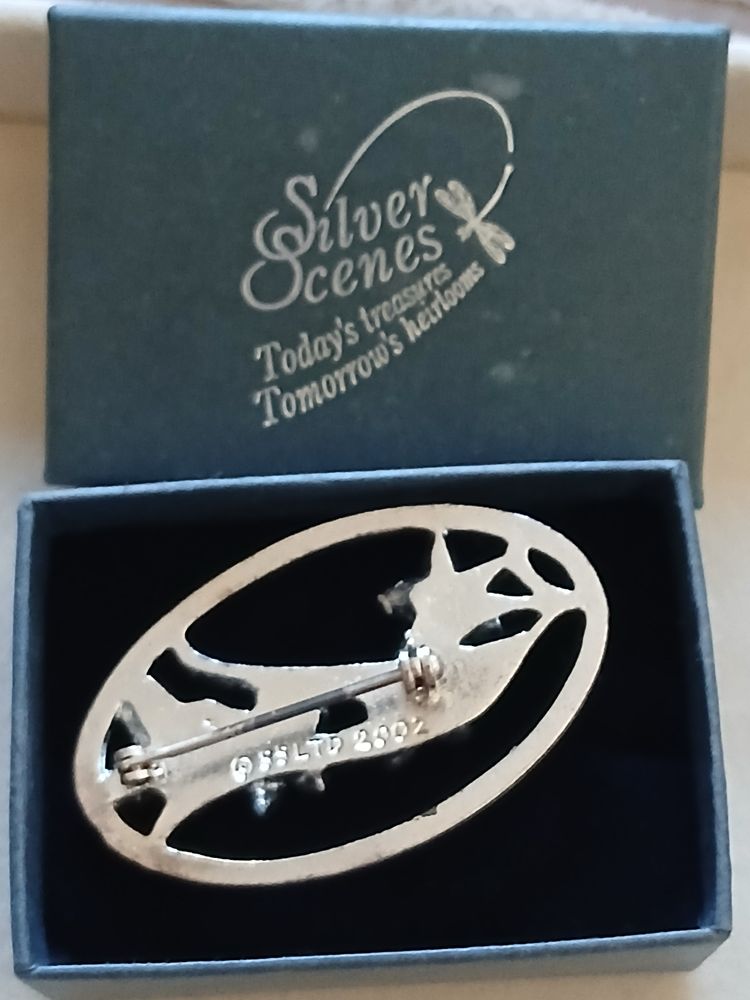 Vintage 2002 Silver Scenes Daffodil & Butterfly Silver-Plated Brooch (In Original Box) image 2