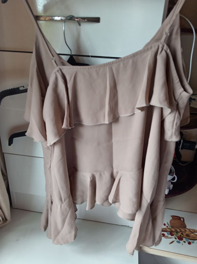 Abercrombie & Fitch Abercrombie & Fitch Women'S Beige Ruffle Top product image