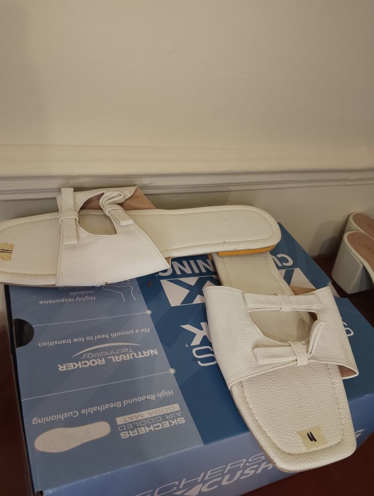 Immagine di White Slip-On Sandals 3