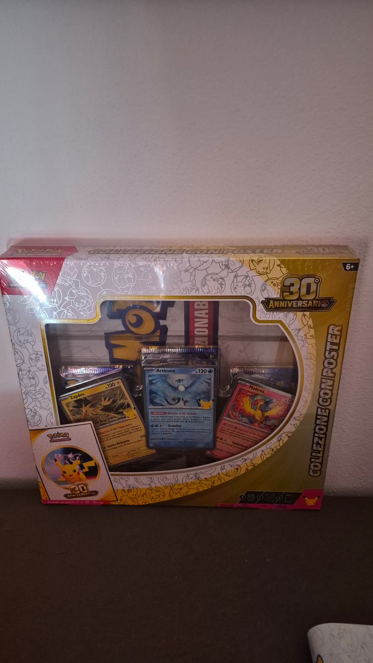 Immagine di Pokémon 30Th Anniversary Collezione Col Booster Set 1