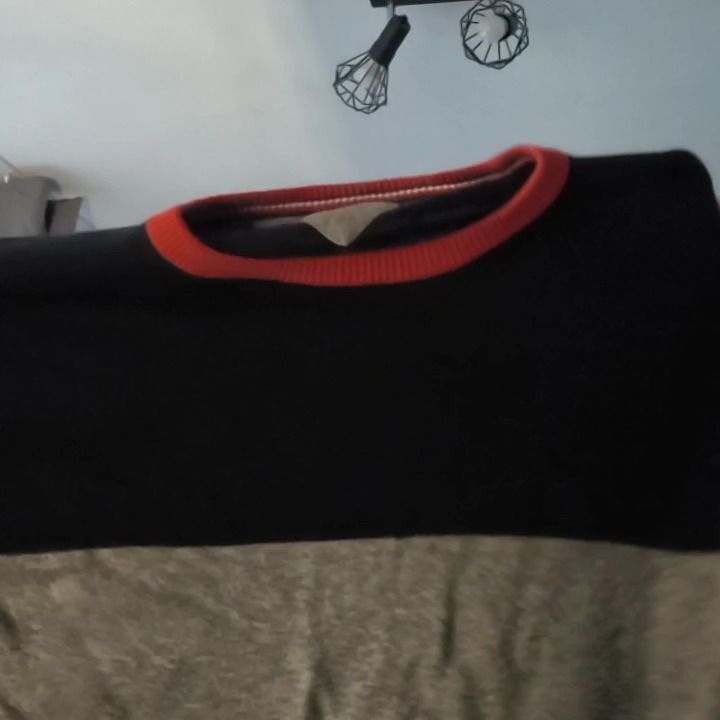 Tommy Hilfiger swetr tommy product image