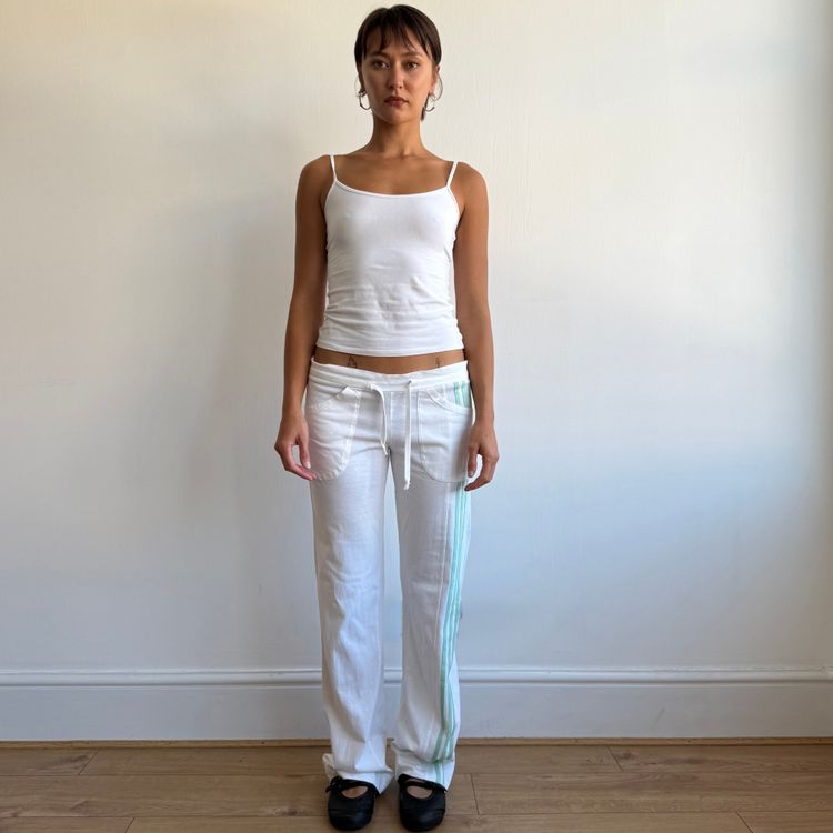 White + mint Adidas flared yoga set - Size M imagen 1