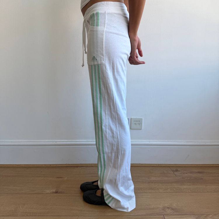 Immagine di White + mint Adidas flared yoga set - Size M 13