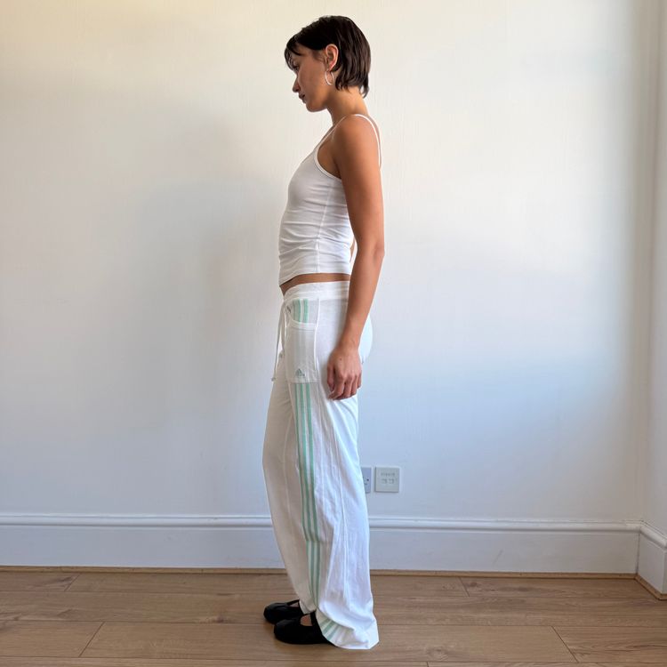Immagine di White + mint Adidas flared yoga set - Size M 7