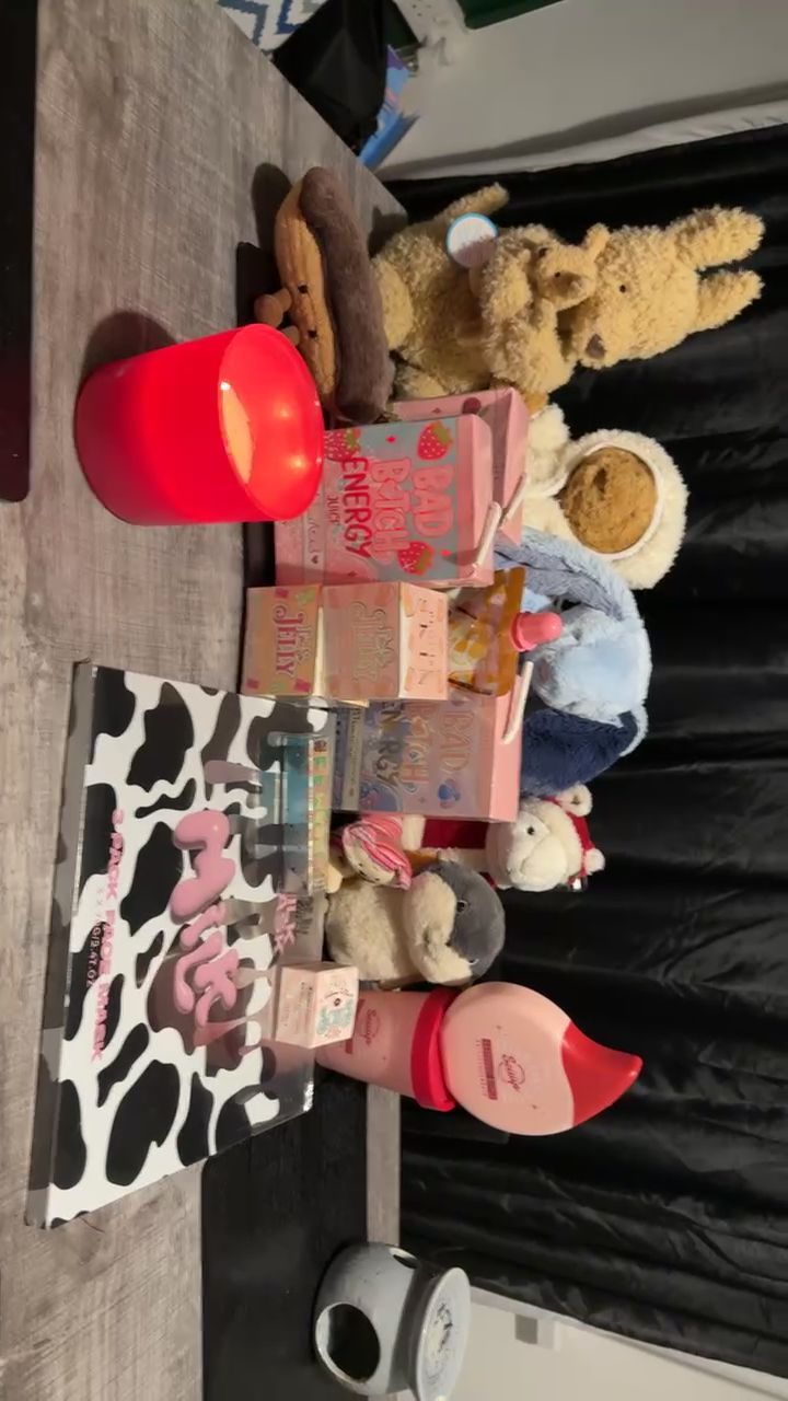 Made by Mitchell Beauty/skin care and jelly cats❤️ product image