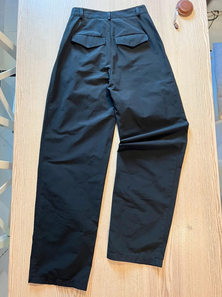 Massimo Dutti – Black Cotton Wide-Leg Tailored Trousers – High Waist – 79,95€ imagen 2