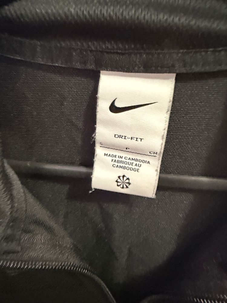 Nike Black Zip-Up Jacket image 2