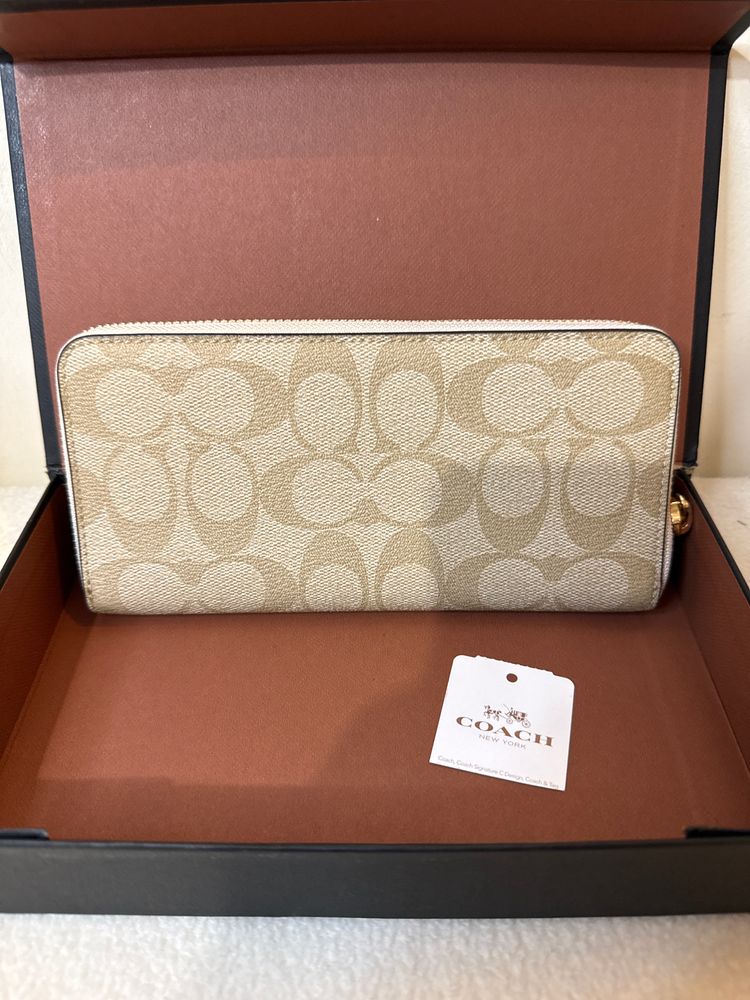 Coach Zip-Around Wallet obraz 2