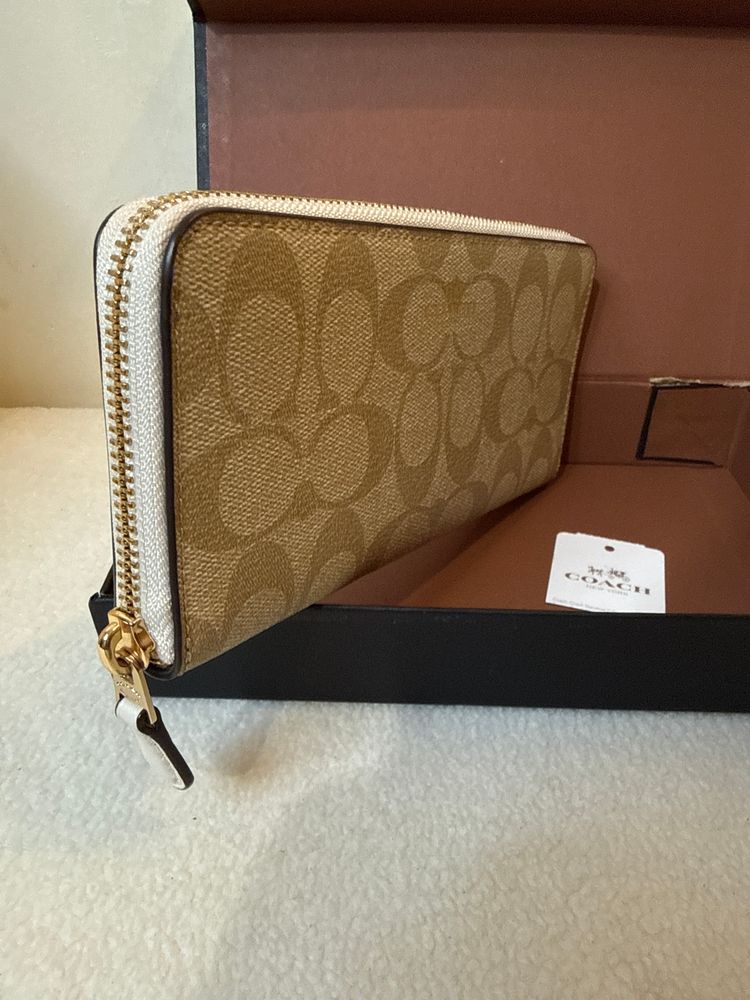 Coach Zip-Around Wallet obraz 3