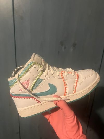 Nike Air Jordan 1 Mid Sneakers