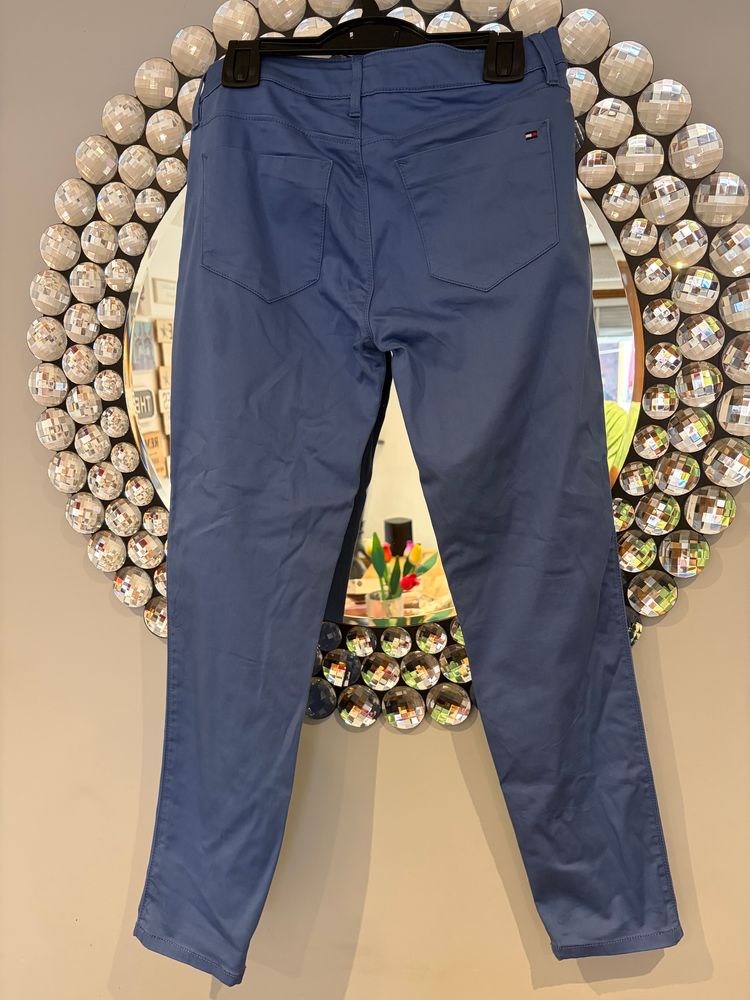 Genuine Tommy Hilfiger Milan Slim Fit trousers in a stylish blue colourway. Perfect for smart casual wear, work, office, travel or everyday use. image 5