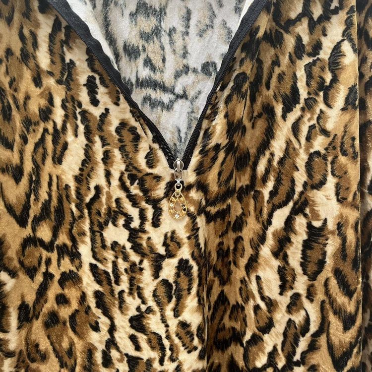 Immagine di women's leopard print top 2