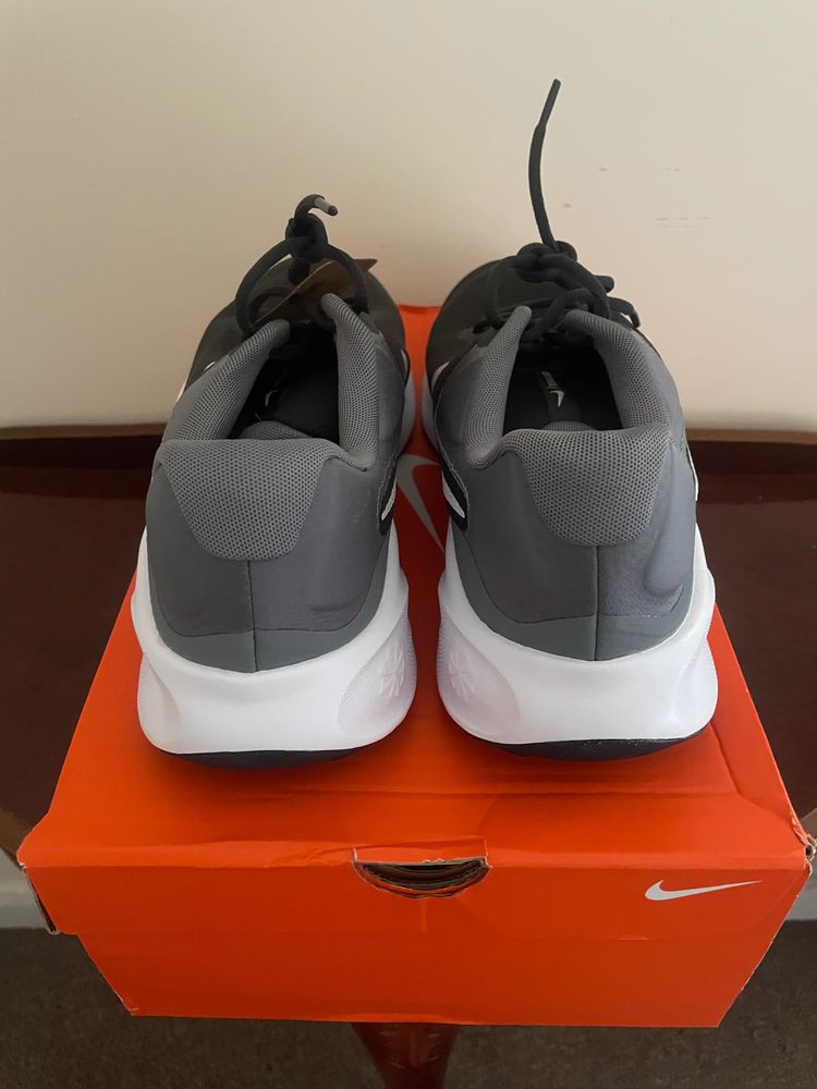 Immagine di Nike Revolution 7 Running Shoes 4