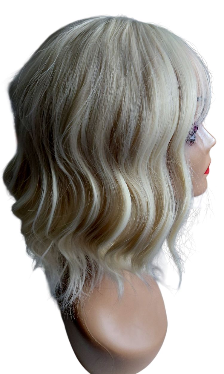 Blonde Wavy Wig With Bangs 2
