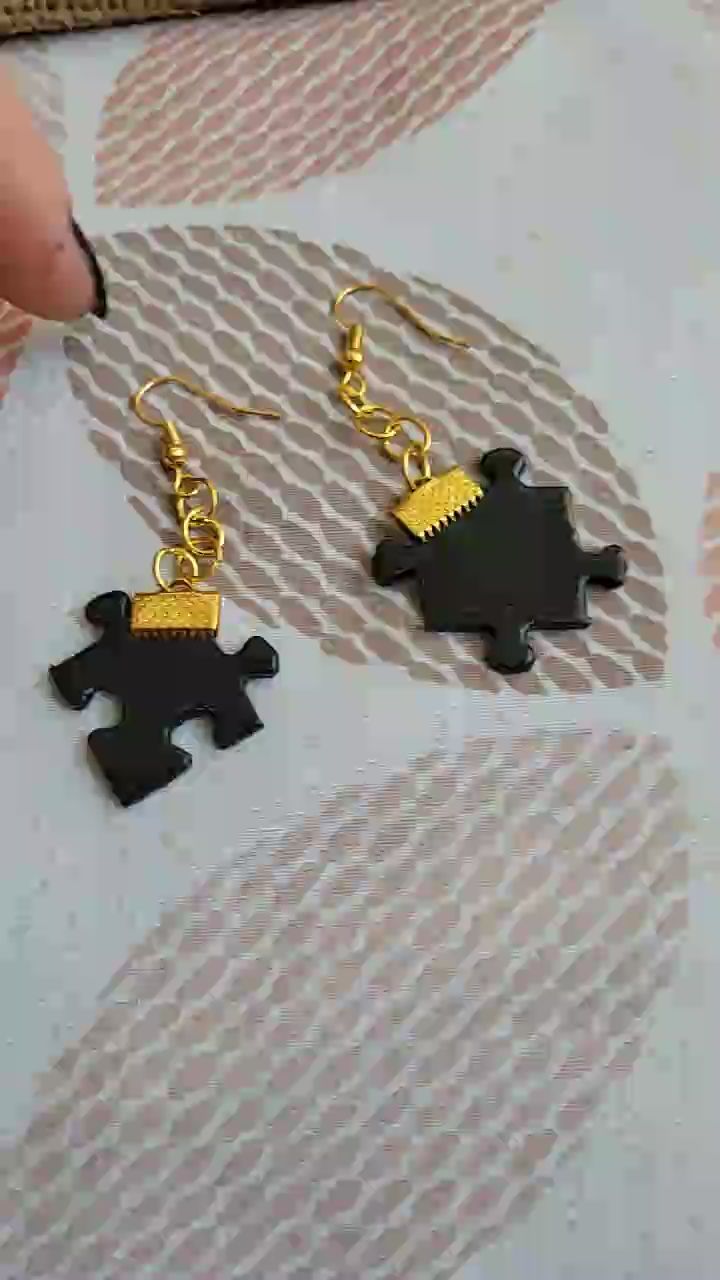 Immagine di Puzzle Piece Earrings 1