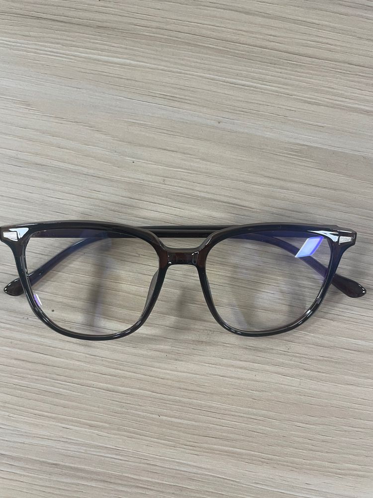 Immagine di Brown Eyeglasses 1