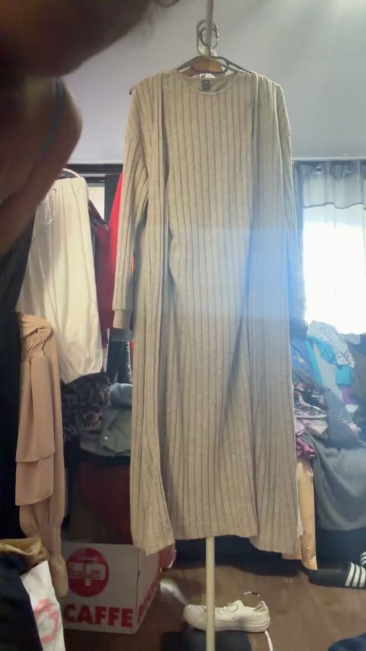 Immagine di Shein Sleeveless Dress & Long Matching Cardigan  1