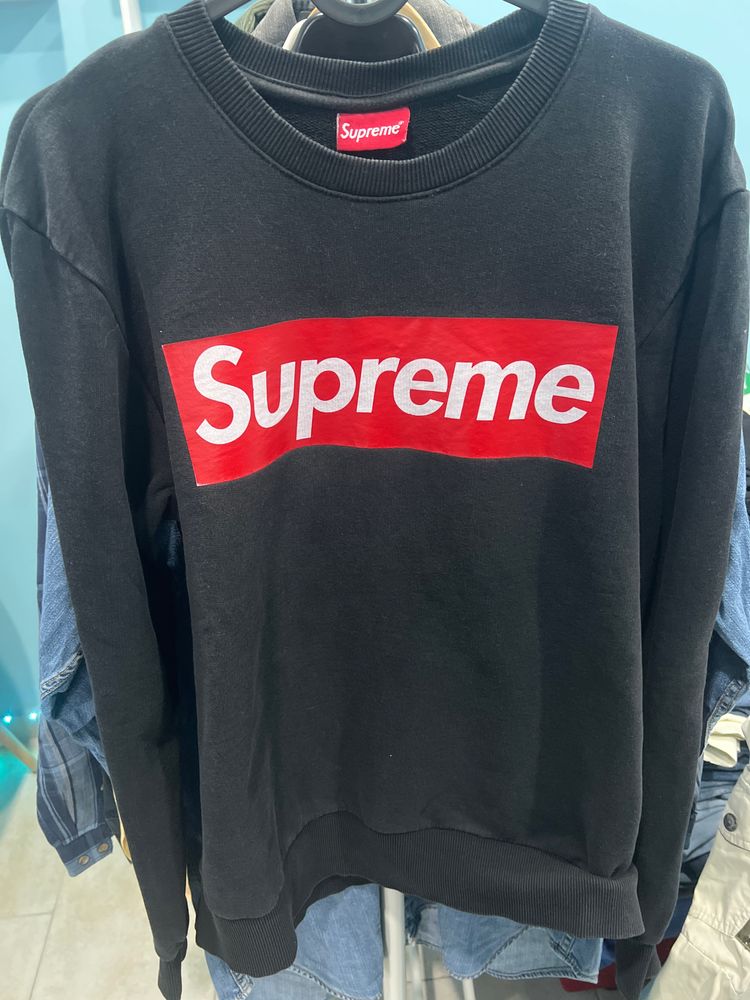 Supreme Black Sweatshirt