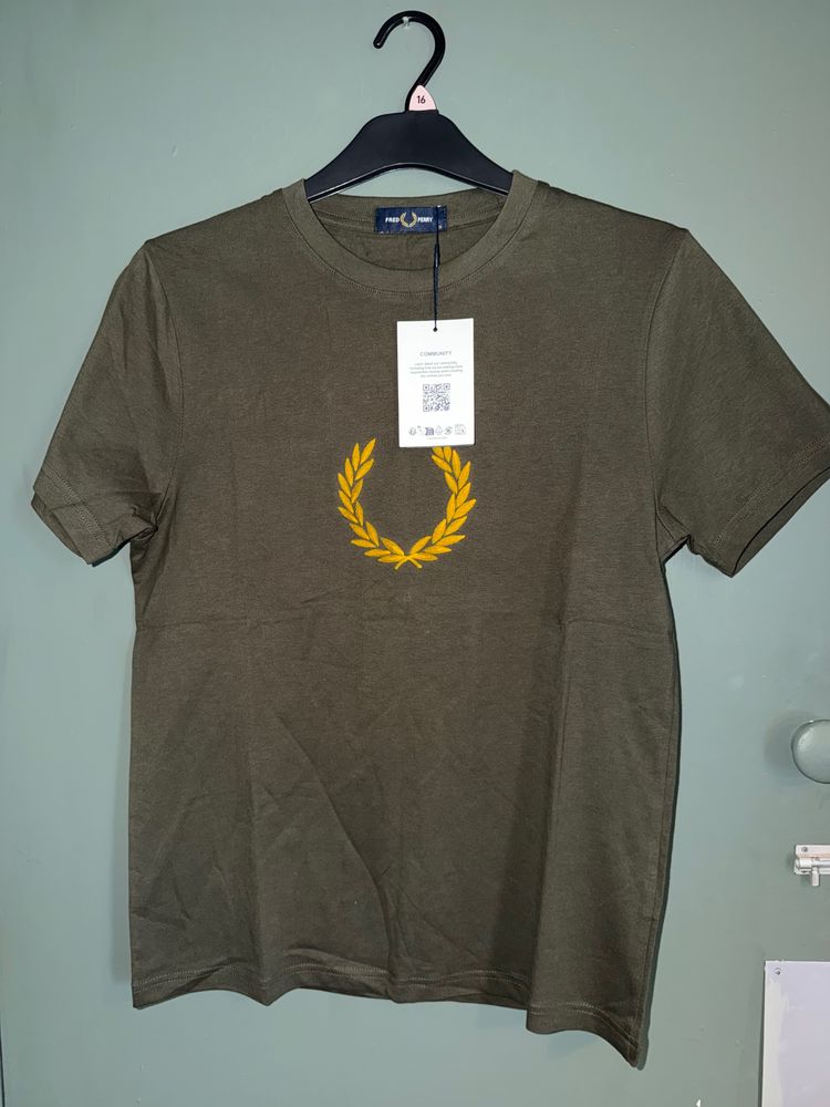 Fred Perry Dark Green Textured Laurel Wreath T-Shirt image 1