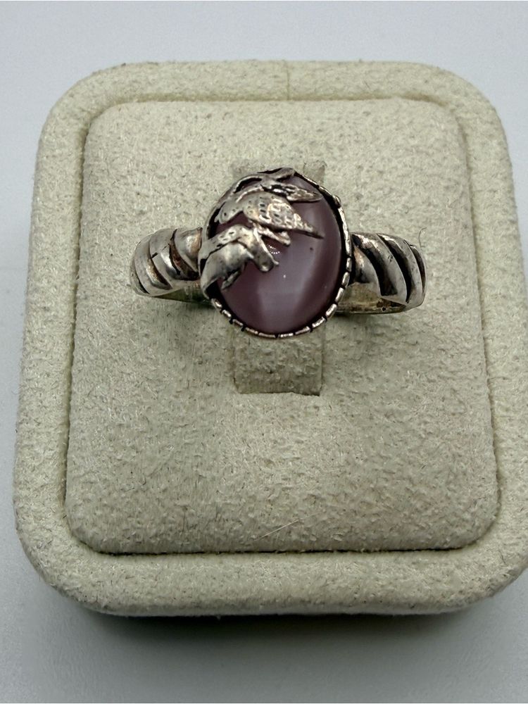 Silver Ring With Purple Oval Stone And Leaf Design imagen 4