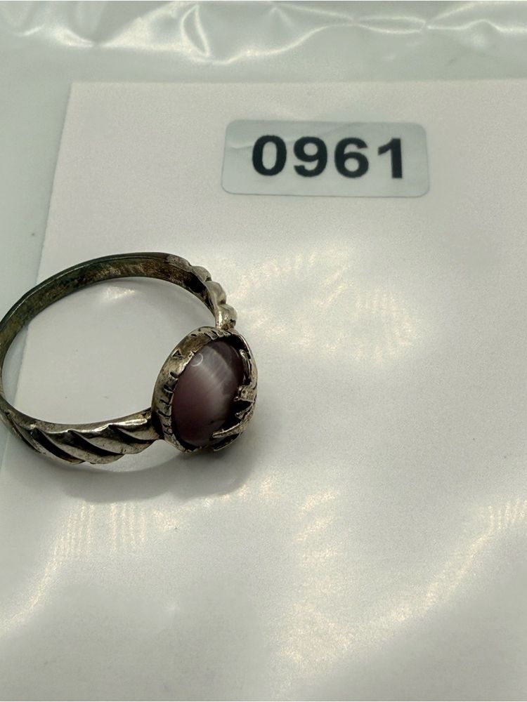 Silver Ring With Purple Oval Stone And Leaf Design imagen 5